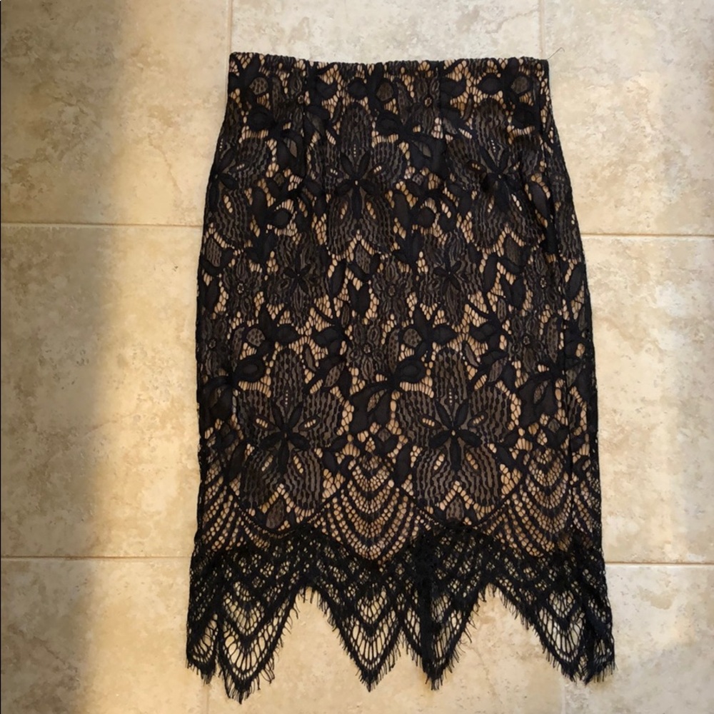 Black lace 2 piece shirt and skirt outfit - Picture 2 of 3